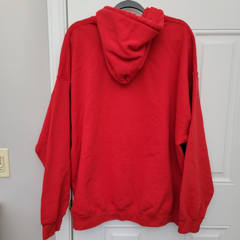 NBA Chicago Bulls Red Pullover Hoodie Kangaroo Pocket Sports Logo Mens Size 2XL - Picture 4 of 9